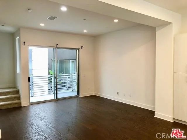 2207 Selig, Los Angeles, CA 90026