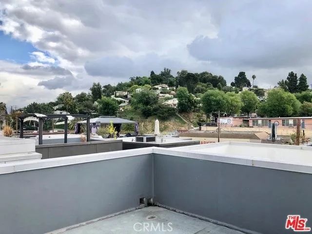 2207 Selig, Los Angeles, CA 90026
