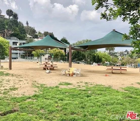 2207 Selig, Los Angeles, CA 90026