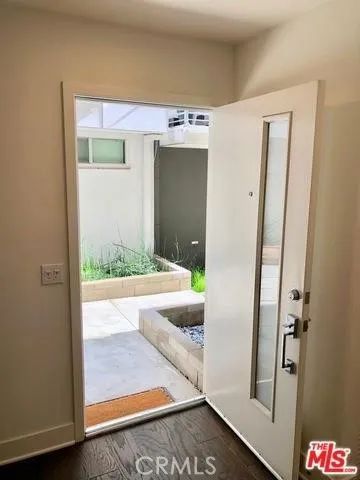 2207 Selig, Los Angeles, CA 90026