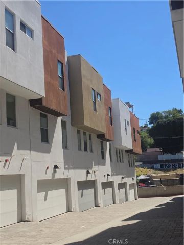 2207 Selig, Los Angeles, CA 90026