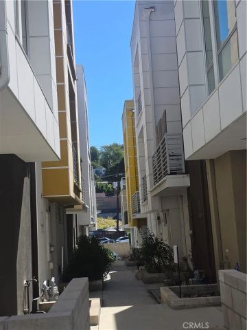 2207 Selig, Los Angeles, CA 90026
