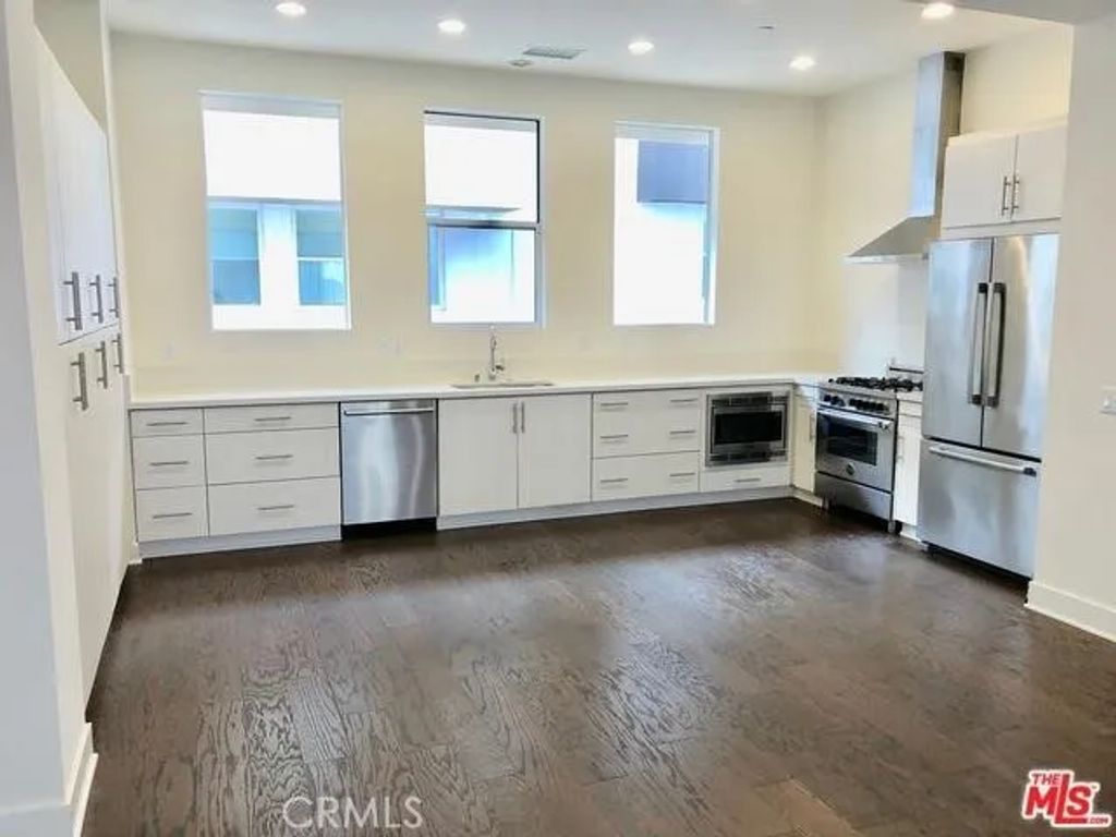 2207 Selig, Los Angeles, CA 90026