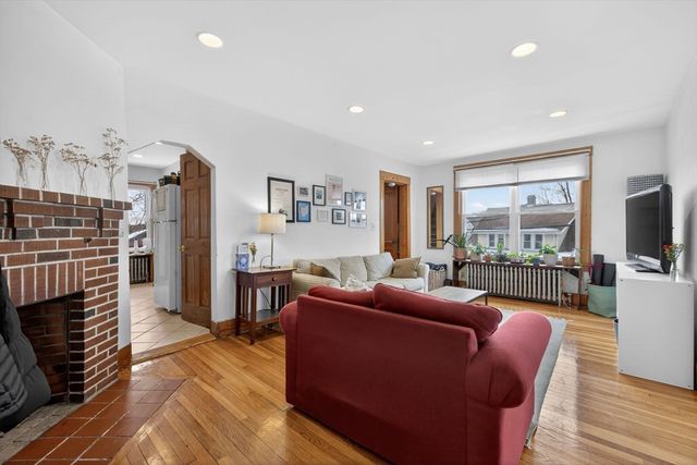 27 S Crescent Circuit, Boston, MA 02135