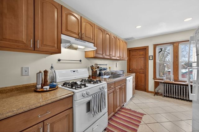 27 S Crescent Circuit, Boston, MA 02135