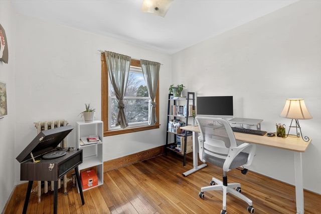 27 S Crescent Circuit, Boston, MA 02135