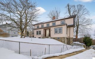 27 S Crescent Circuit, Boston, MA 02135