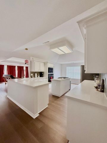 331 Champions Colony Iii, Houston, TX 77069