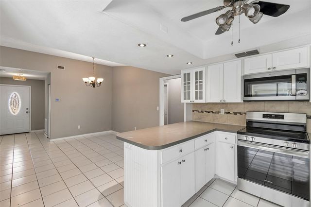 1733 SUTTON PLACE, Dunedin, FL 34698