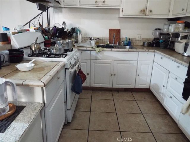 22319 Moneta, Carson, CA 90745