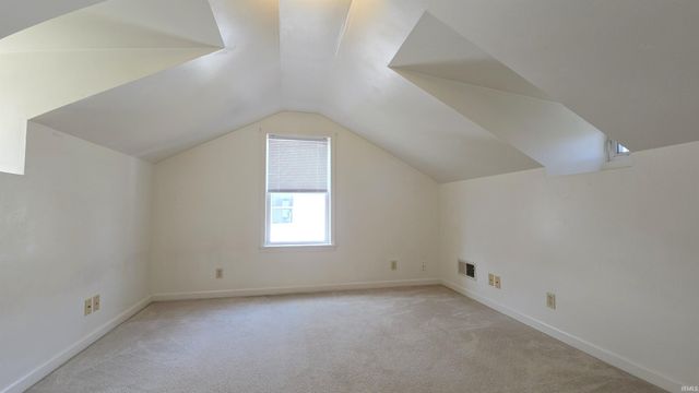 1216 S Boeke Road, Evansville, IN 47714