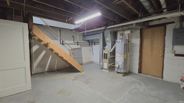 1216 S Boeke Road, Evansville, IN 47714