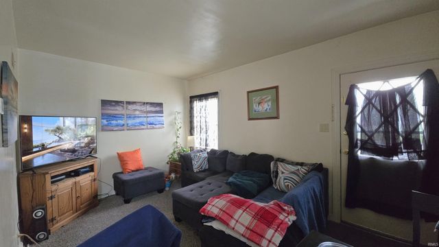 1216 S Boeke Road, Evansville, IN 47714