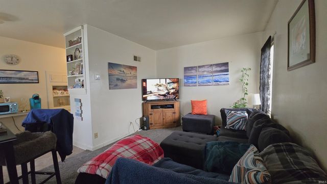 1216 S Boeke Road, Evansville, IN 47714