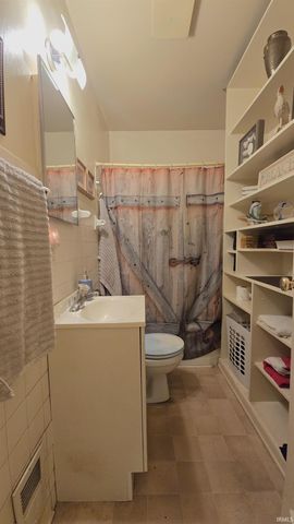 1216 S Boeke Road, Evansville, IN 47714