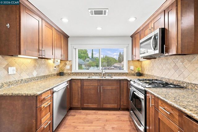 4074 Hamlet Ct, Concord, CA 94521