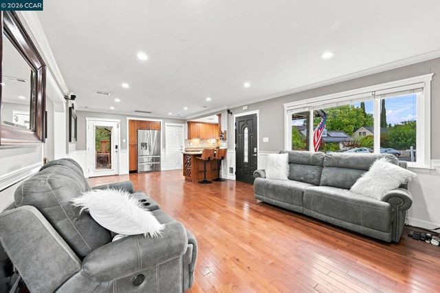 4074 Hamlet Ct, Concord, CA 94521
