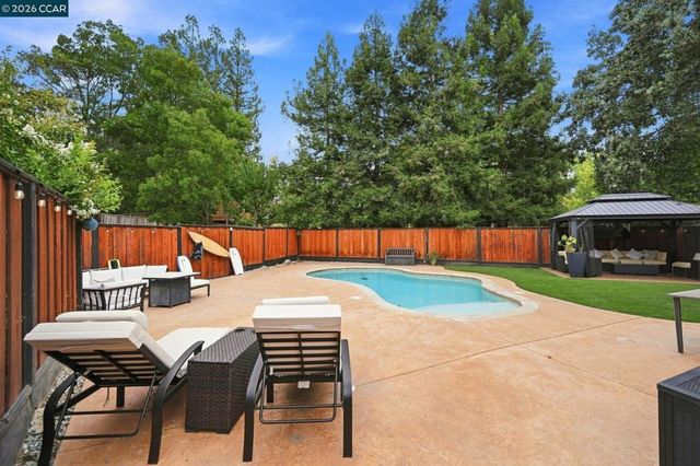 4074 Hamlet Ct, Concord, CA 94521