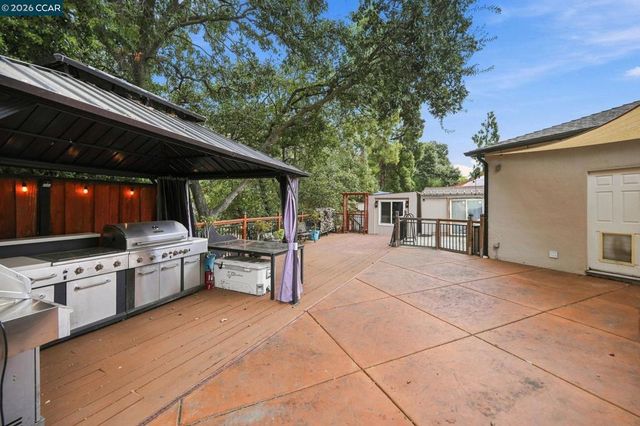 4074 Hamlet Ct, Concord, CA 94521