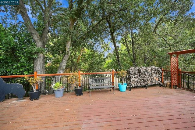 4074 Hamlet Ct, Concord, CA 94521