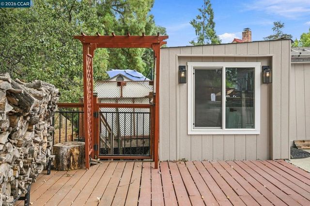 4074 Hamlet Ct, Concord, CA 94521