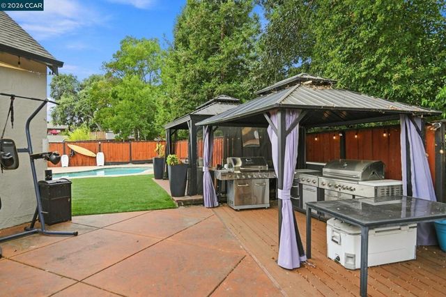 4074 Hamlet Ct, Concord, CA 94521