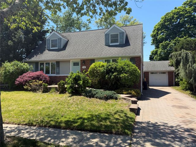 140 Wickshire Drive, East Meadow, NY 11554
