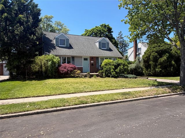 140 Wickshire Drive, East Meadow, NY 11554