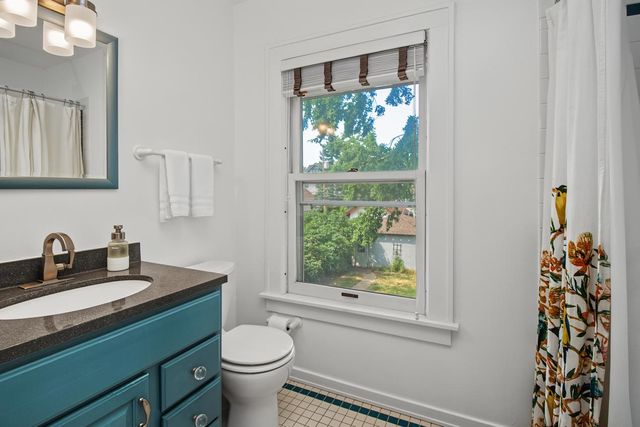899 Osceola Avenue, Saint Paul, MN 55105