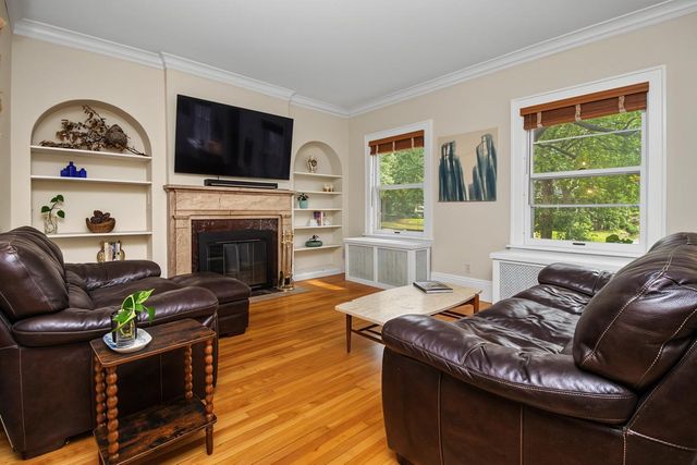 899 Osceola Avenue, Saint Paul, MN 55105
