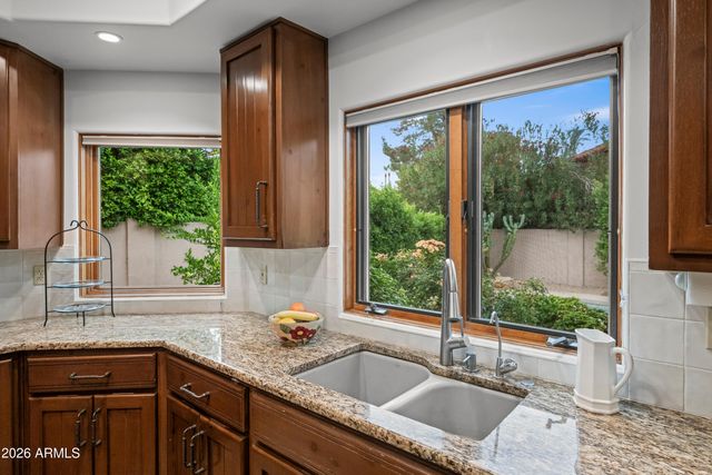 10007 N 55TH Street, Paradise Valley, AZ 85253