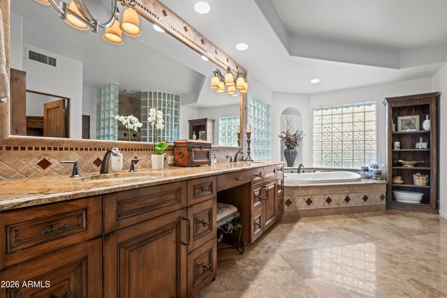 10007 N 55TH Street, Paradise Valley, AZ 85253