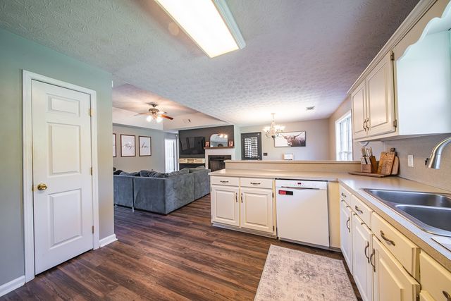 206 Lee Road 2083, Phenix City, AL 36870