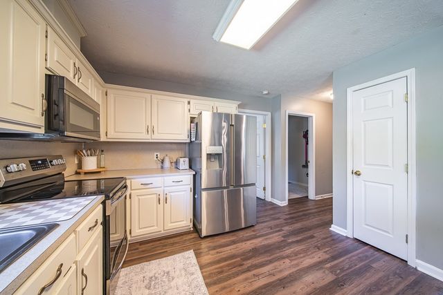 206 Lee Road 2083, Phenix City, AL 36870