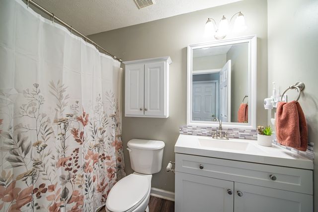 206 Lee Road 2083, Phenix City, AL 36870