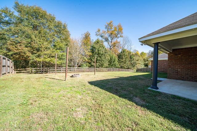 206 Lee Road 2083, Phenix City, AL 36870