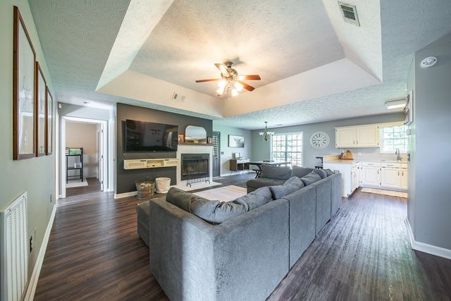 206 Lee Road 2083, Phenix City, AL 36870