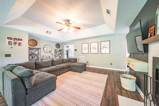 206 Lee Road 2083, Phenix City, AL 36870