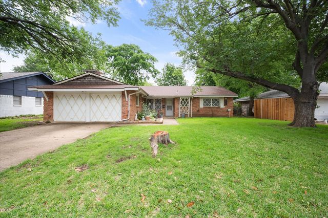 1715 Bradford Drive, Arlington, TX 76010