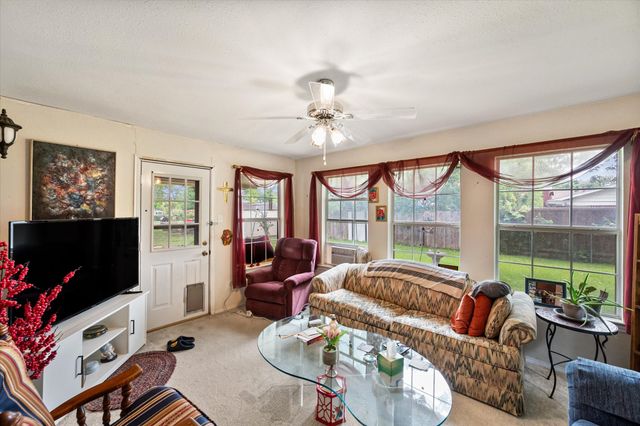 1715 Bradford Drive, Arlington, TX 76010