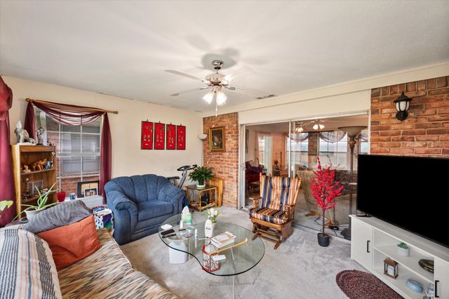 1715 Bradford Drive, Arlington, TX 76010