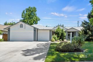 1860 N Aronmink Way, Meridian, ID 83646