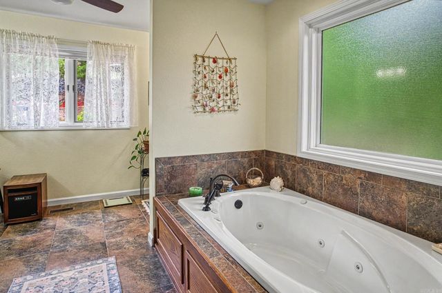 38 Baeza Way, Hot Springs Village, AR 71909