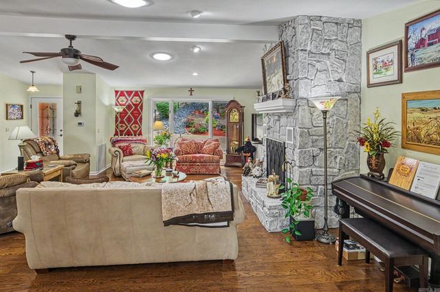 38 Baeza Way, Hot Springs Village, AR 71909