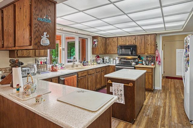 38 Baeza Way, Hot Springs Village, AR 71909