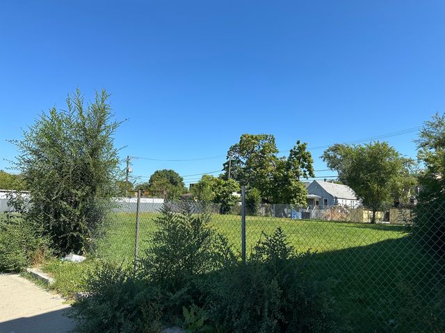 6819 S Ashland Avenue, Chicago, IL 60636