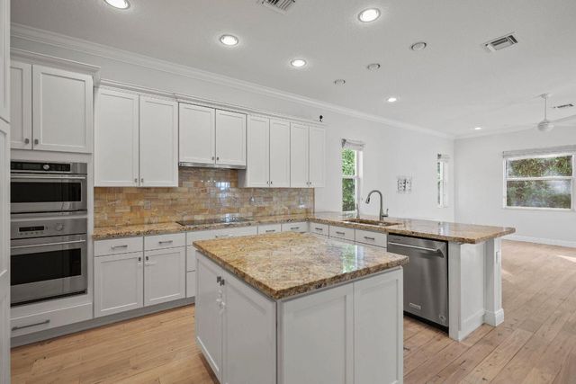 12285 Aviles Circle, Palm Beach Gardens, FL 33418