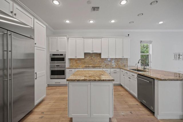 12285 Aviles Circle, Palm Beach Gardens, FL 33418