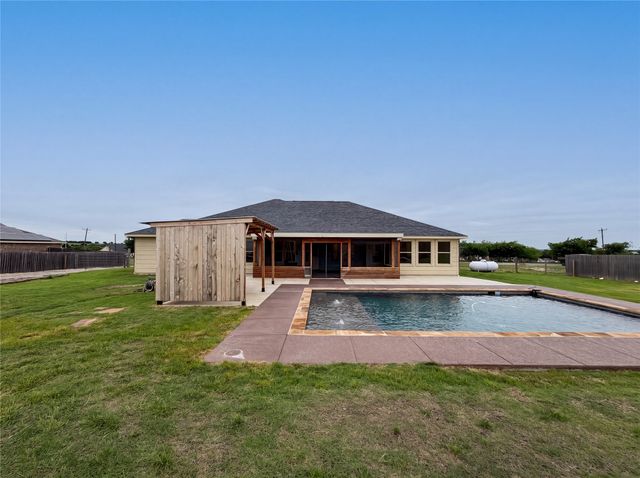 270 County Road 4213, Decatur, TX 76234
