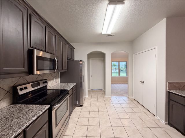 270 County Road 4213, Decatur, TX 76234